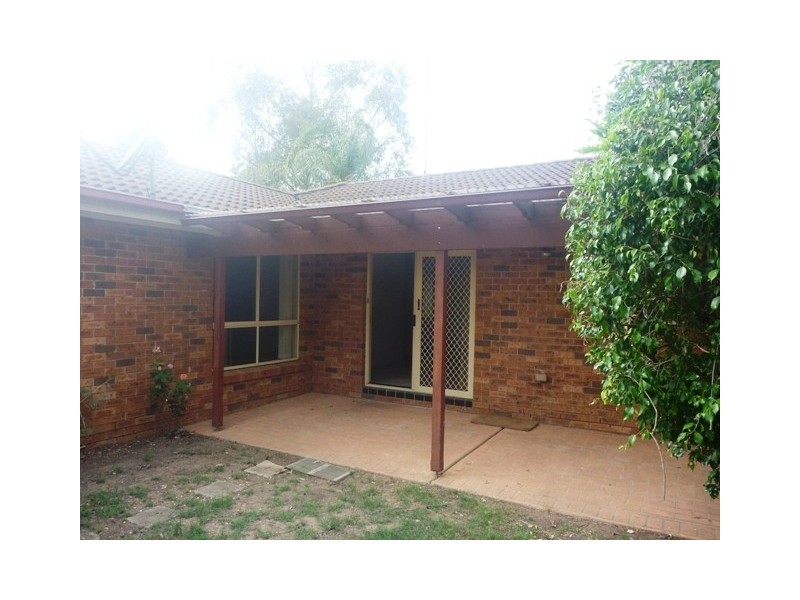 11 MacKenzie Ave, Glenmore Park NSW 2745
