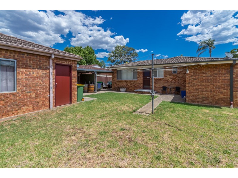 33 Hughes Avenue, Richmond NSW 2753