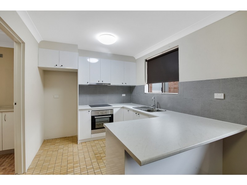 2/5 East Market Street, Richmond NSW 2753