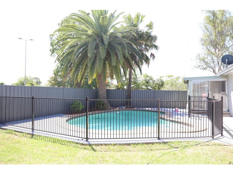 15 Holborrow Ave, Richmond NSW 2753