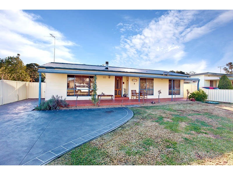 10 Hughes Street, Londonderry NSW 2753