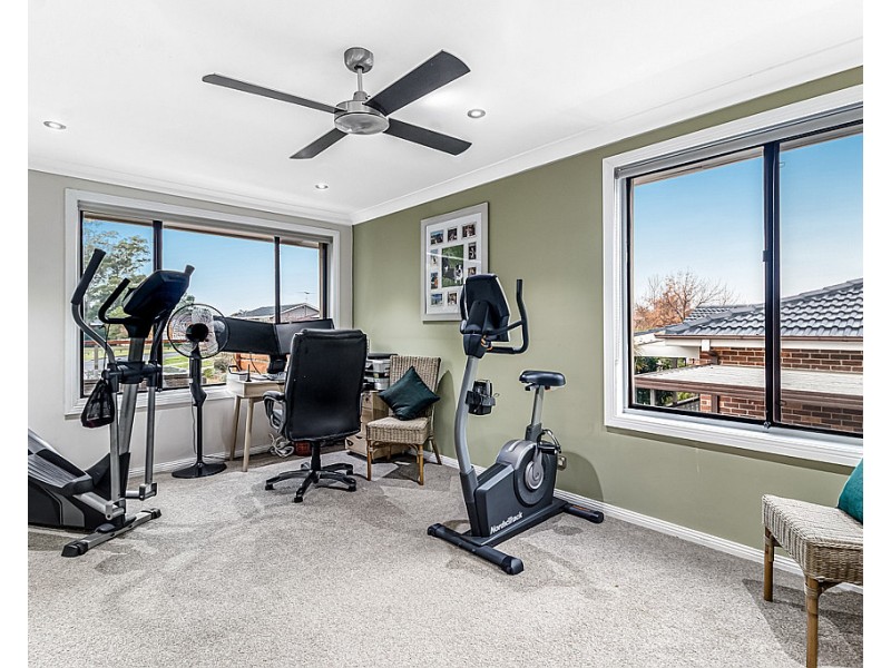 16 Smallwood Rd, Mcgraths Hill NSW 2756