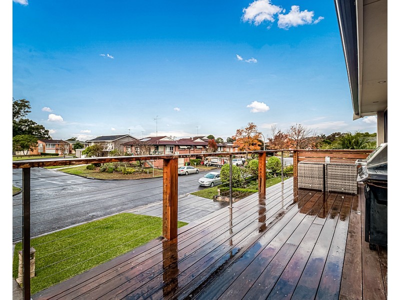 16 Smallwood Rd, Mcgraths Hill NSW 2756