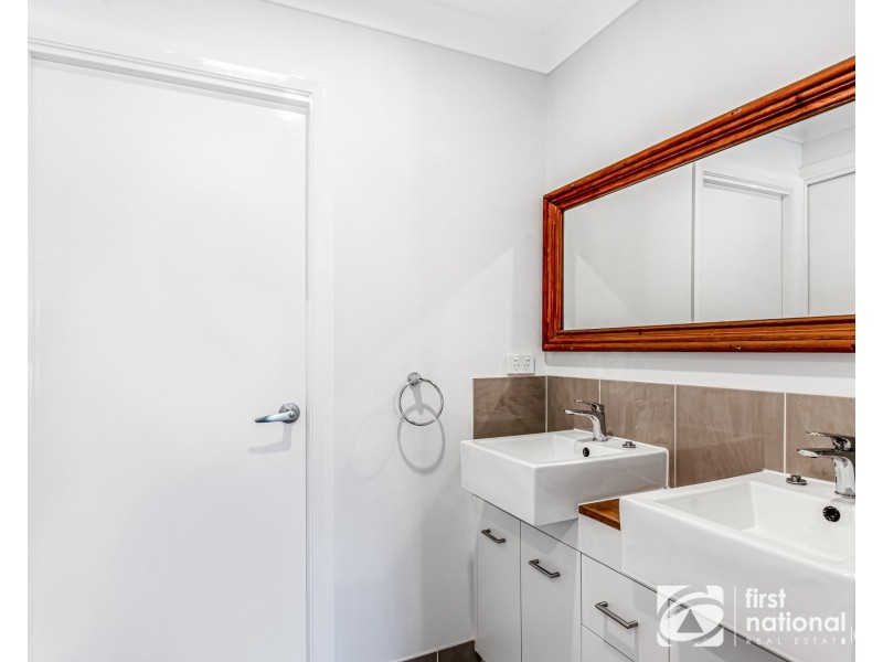 32 Holborrow Ave, Hobartville NSW 2753