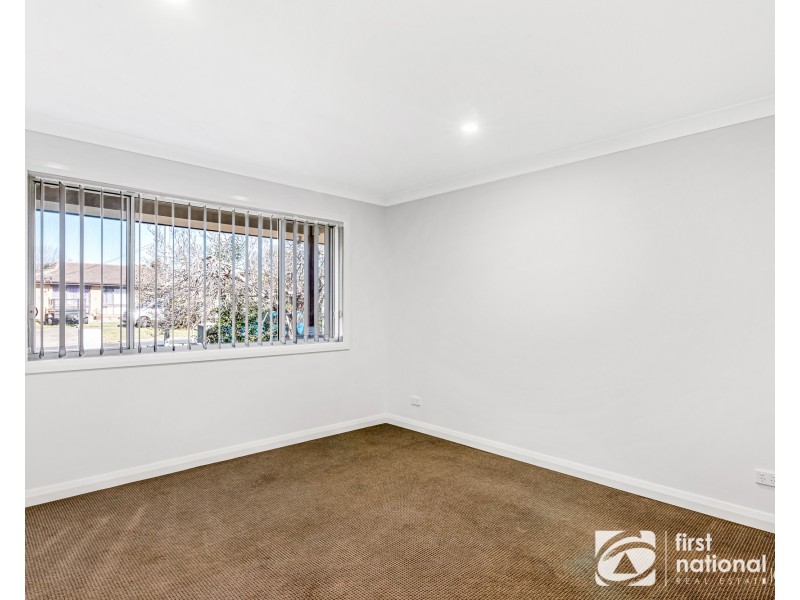 32 Holborrow Ave, Hobartville NSW 2753