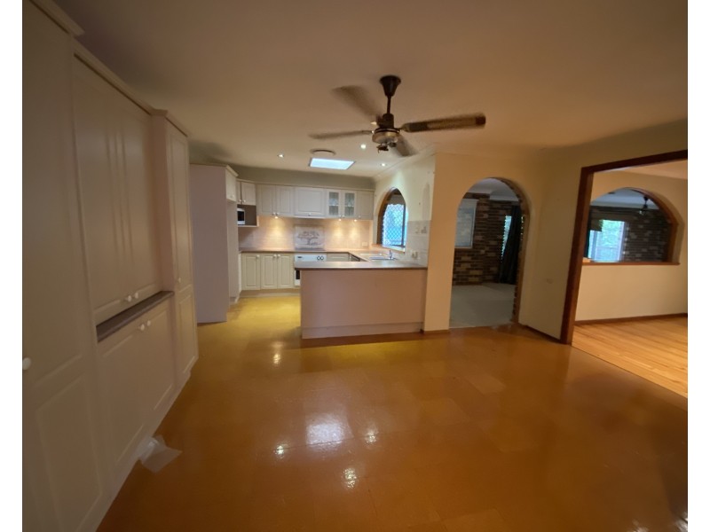 25 Ashford Ave, Castle Hill NSW 2154