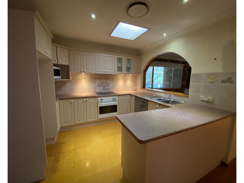 25 Ashford Ave, Castle Hill NSW 2154