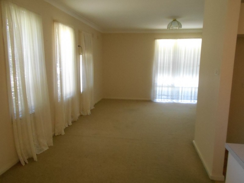 35 Roebuck Cres, Willmot NSW 2770