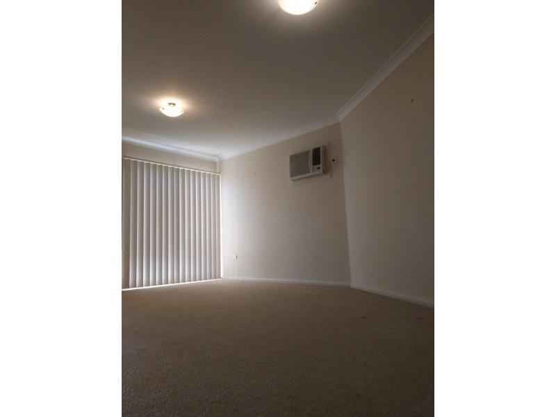 35 Roebuck Cres, Willmot NSW 2770