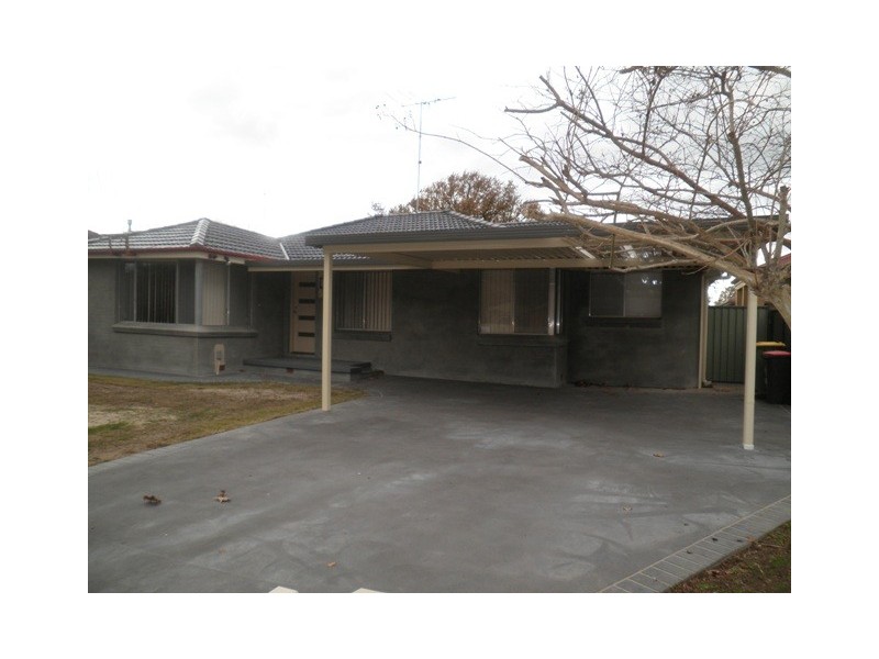327 Windsor St, Richmond NSW 2753