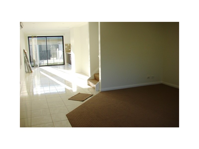 2/350 Macquarie Street, South Windsor NSW 2756