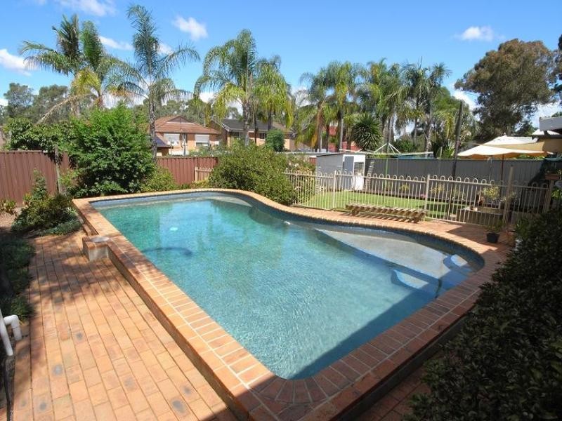 17 Cleveley Ave, Kings Langley NSW 2147