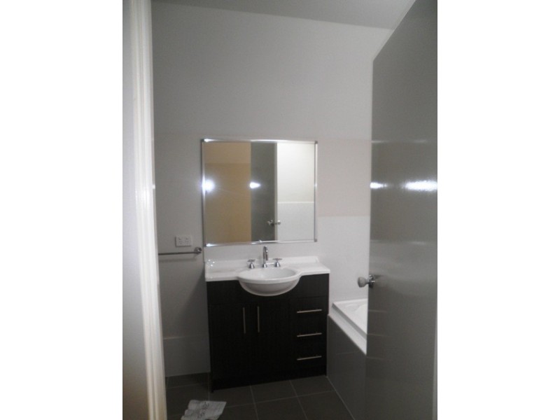 2/10 Charles Street, North Richmond NSW 2754