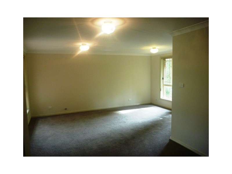 11 MacKenzie Ave, Glenmore Park NSW 2745