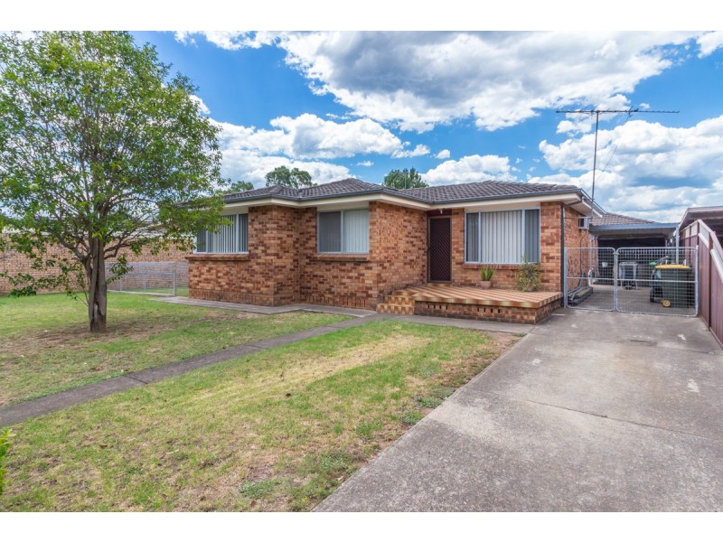 33 Hughes Avenue, Richmond NSW 2753