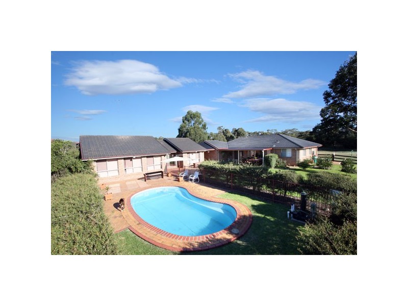 80 Canoona Ave, Windsor Downs NSW 2756