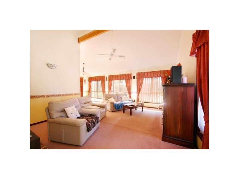80 Canoona Ave, Windsor Downs NSW 2756