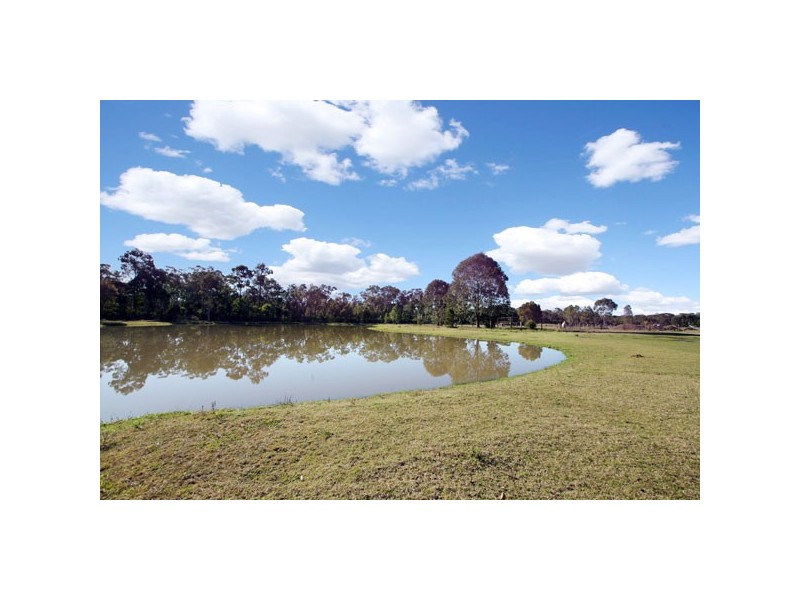 80 Canoona Ave, Windsor Downs NSW 2756