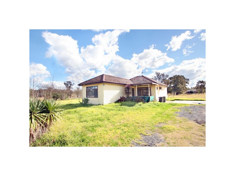 836 Richmond Rd, Berkshire Park NSW 2765