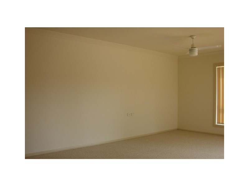 3/182  March Street, Richmond NSW 2753