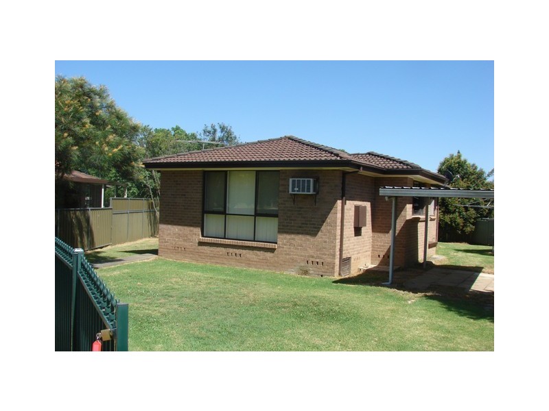 18 Tim Whiffler Pl, Richmond NSW 2753