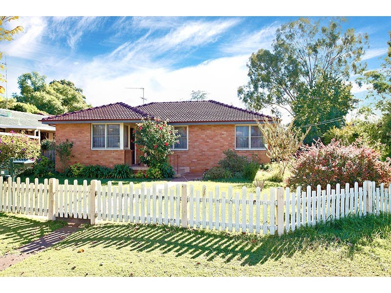 51 Luttrell St, Richmond NSW 2753