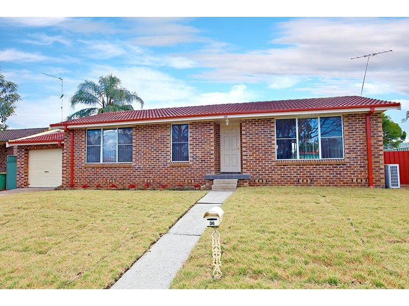 36 William Cox Drive, Richmond NSW 2753