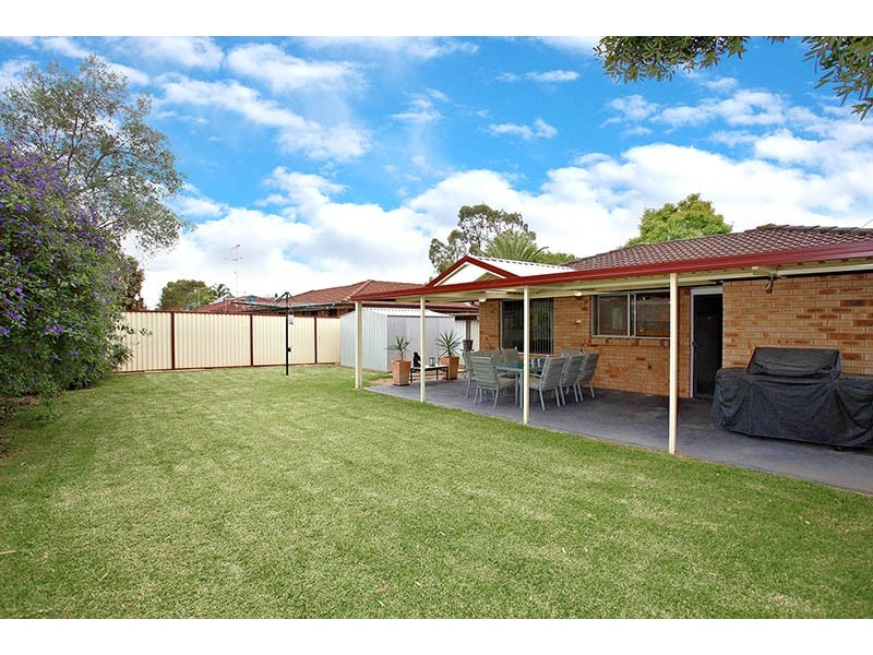 14 Scarvell Ave, Mcgraths Hill NSW 2756