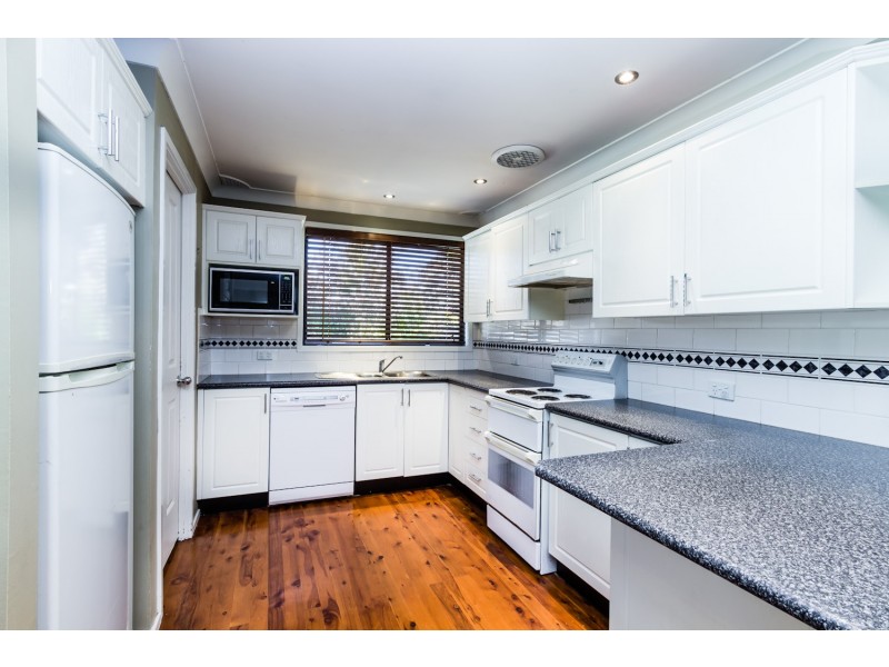 18 Andrew Thompson Drive, Mcgraths Hill NSW 2756