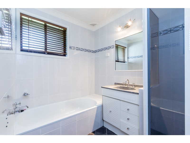 18 Andrew Thompson Drive, Mcgraths Hill NSW 2756