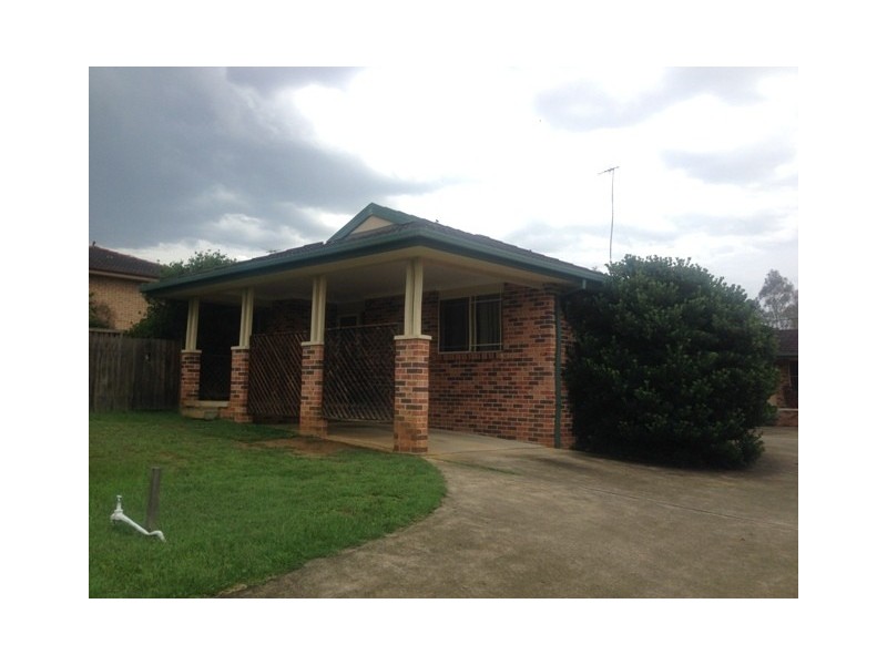 1/3 Strong Place, Richmond NSW 2753