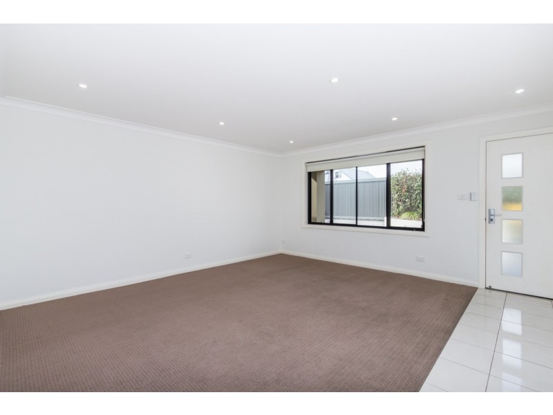 2/350 Macquarie Street, South Windsor NSW 2756