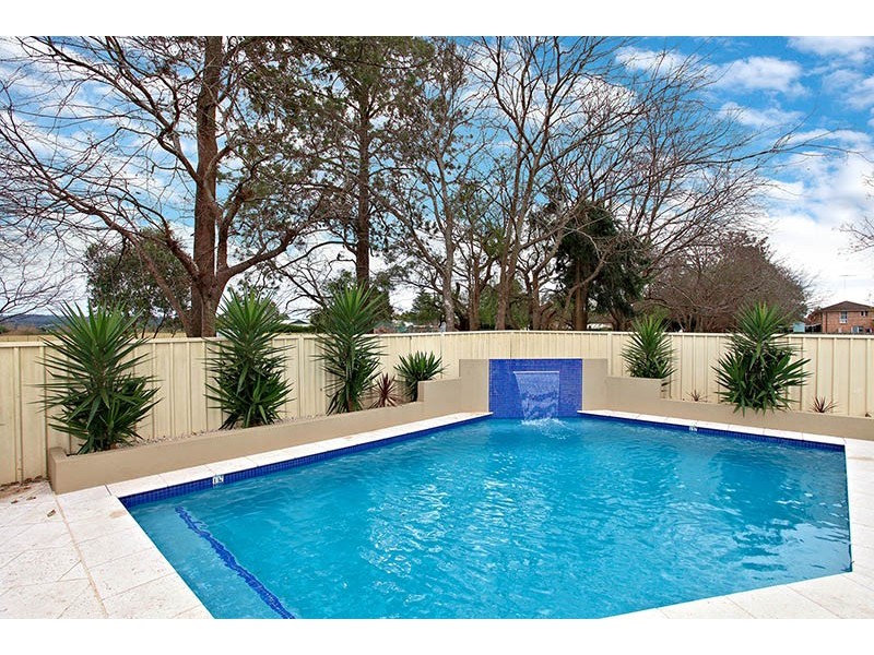 11 Starlight Place, Richmond NSW 2753