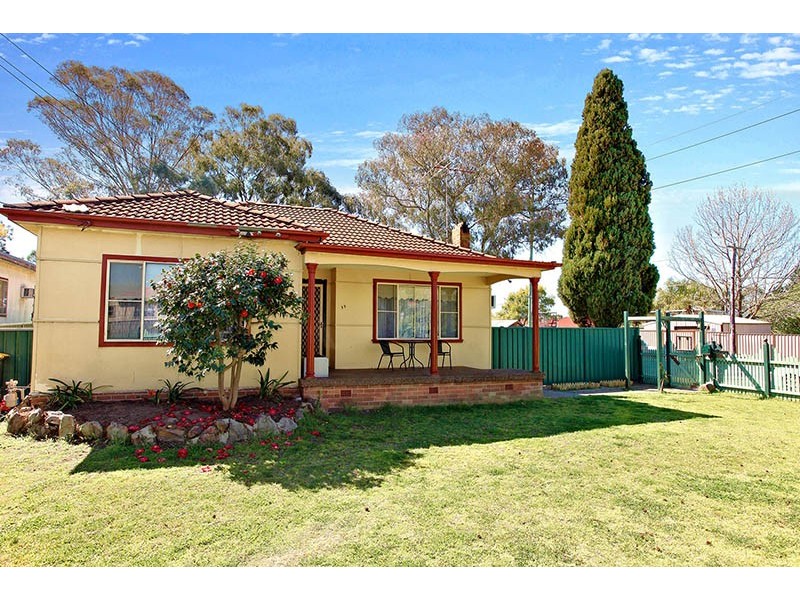 33 Cambridge Street, Blacktown NSW 2148