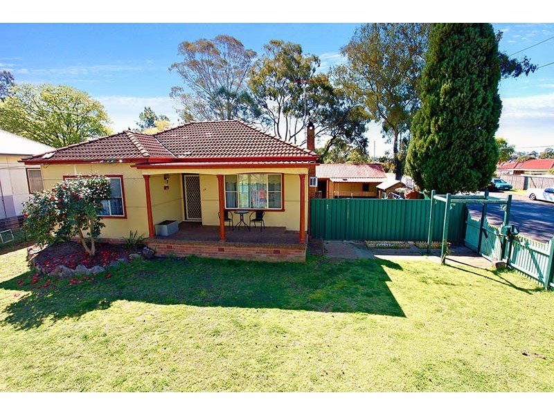 33 Cambridge Street, Blacktown NSW 2148