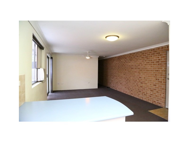 2/5 East Market Street, Richmond NSW 2753