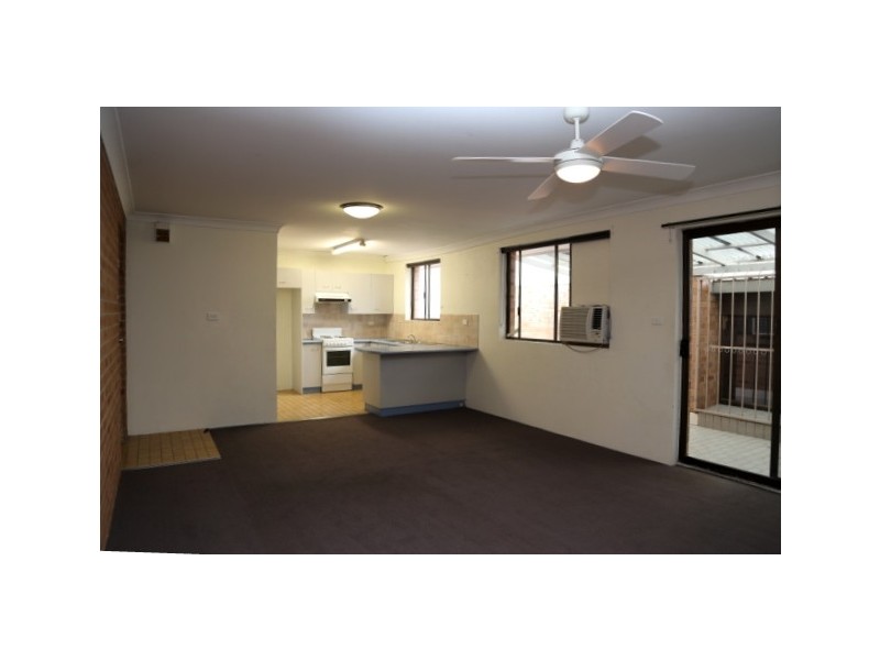 2/5 East Market Street, Richmond NSW 2753