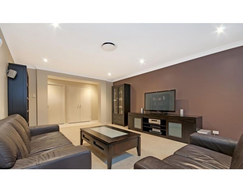 5 Redgum Crescent, Beaumont Hills NSW 2155