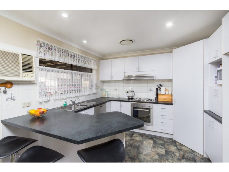 30 Griffiths Ave, Mcgraths Hill NSW 2756
