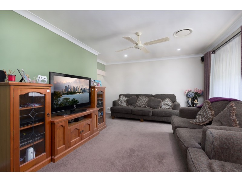 30 Griffiths Ave, Mcgraths Hill NSW 2756