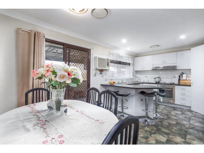 30 Griffiths Ave, Mcgraths Hill NSW 2756