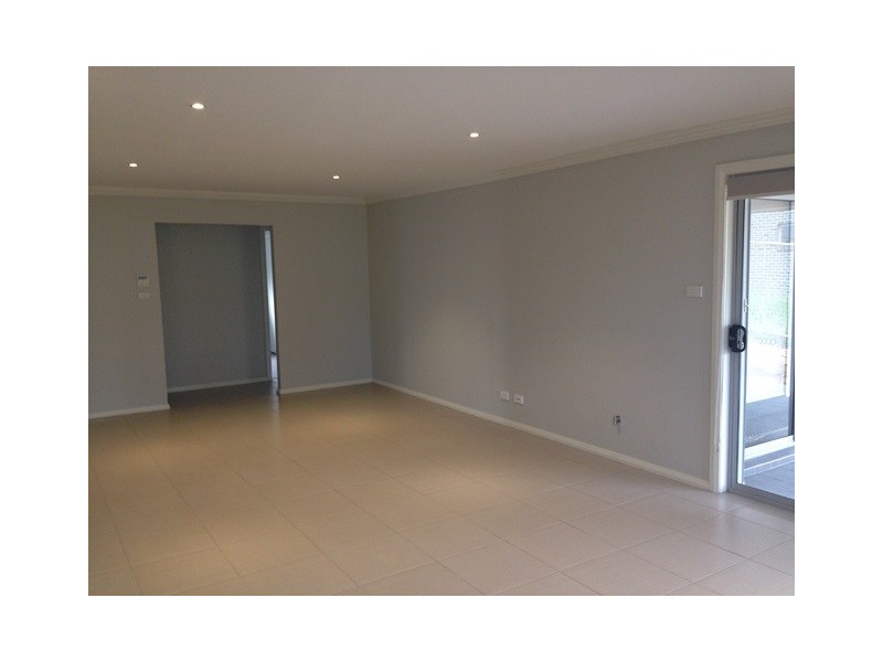 12 Barnea Ave, Claremont Meadows NSW 2747