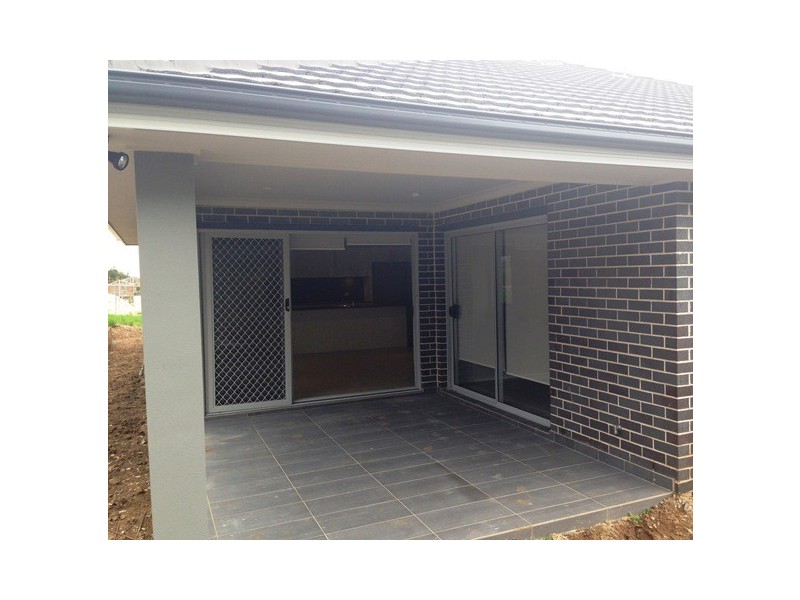 12 Barnea Ave, Claremont Meadows NSW 2747