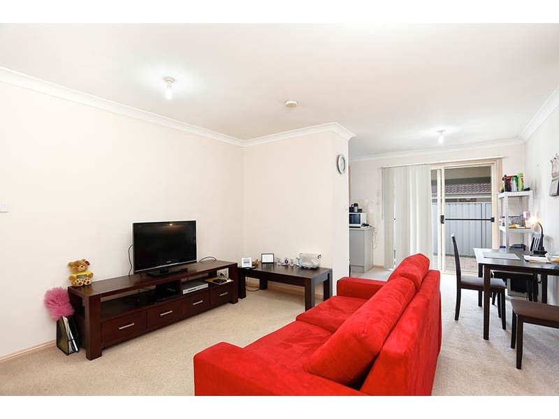8/176 March street, Richmond NSW 2753