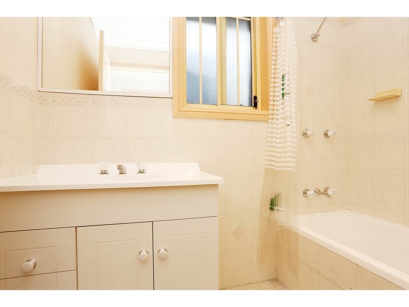 8/176 March street, Richmond NSW 2753