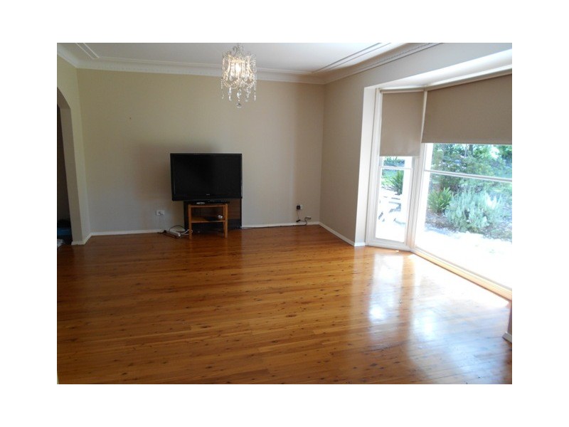 15 Stanley Avenue, Kurrajong Heights NSW 2758