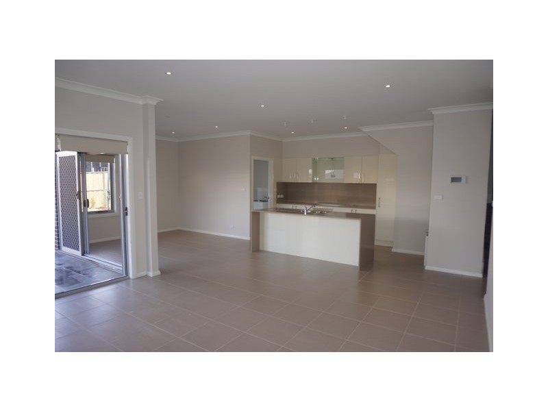 2/20 Barnea Ave, Claremont Meadows NSW 2747