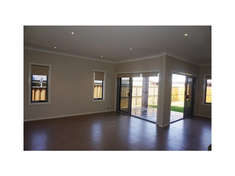 2/20 Barnea Ave, Claremont Meadows NSW 2747