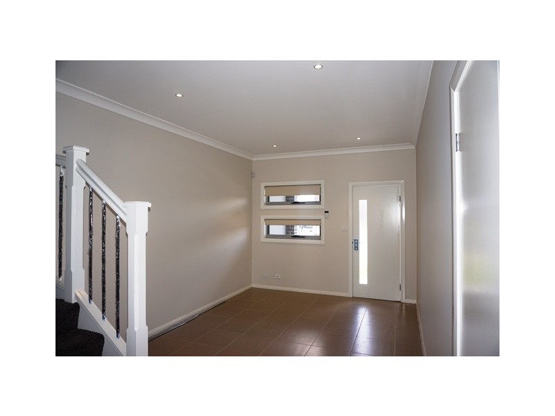 2/20 Barnea Ave, Claremont Meadows NSW 2747