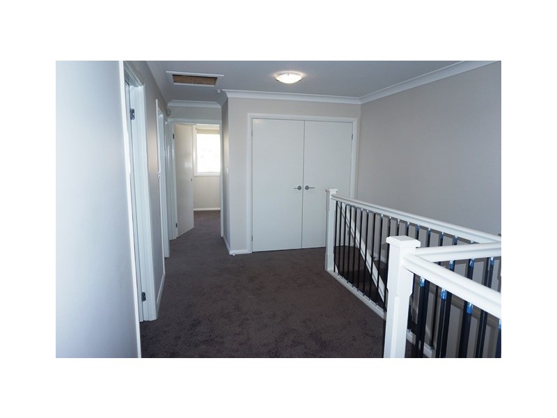 2/20 Barnea Ave, Claremont Meadows NSW 2747